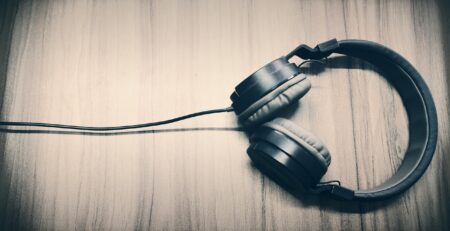 pemilihan speaker yang tepat dapat memengaruhi kualitas suara musik favorit