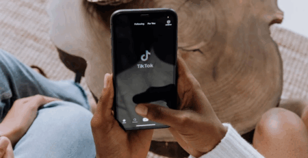 8 Lagu Yang Lagi Viral di Tiktok, Wajib Dimasukkan ke Playlist-Mu!