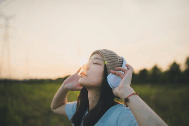 Dari Salting Sampai Merana, Inilah Deretan Lagu yang Menceritakan Tentang Crush! Ada Lagu Favoritmu