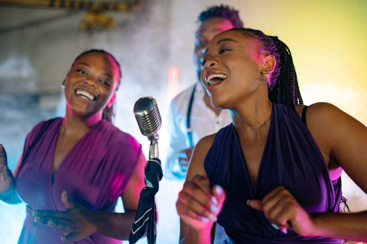 Lagu Pop Indonesia Terbaik Sepanjang Masa Yang Cocok Untuk Digunakan Di Lomba Karaoke